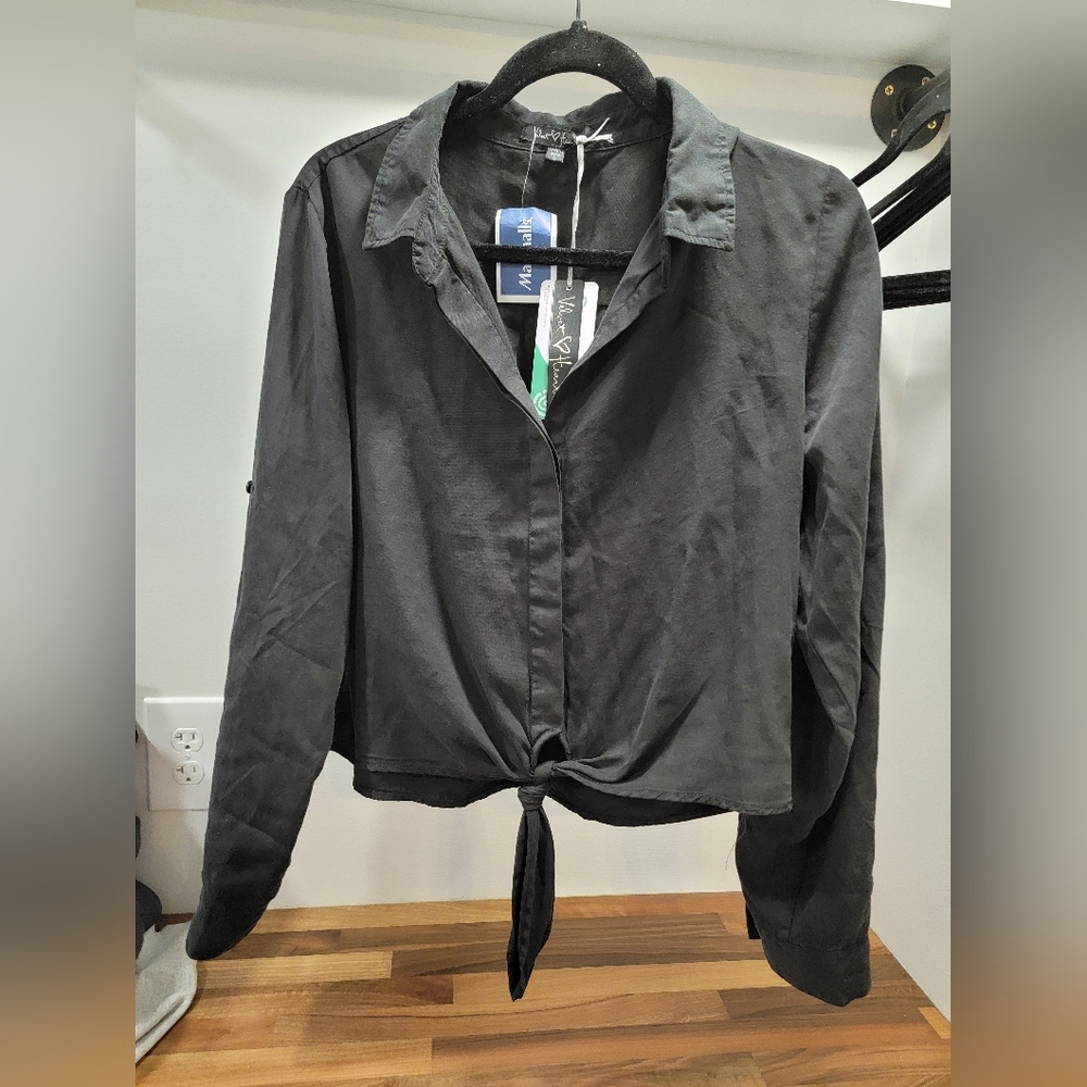 NWT Women's Cropped Button Top Size S